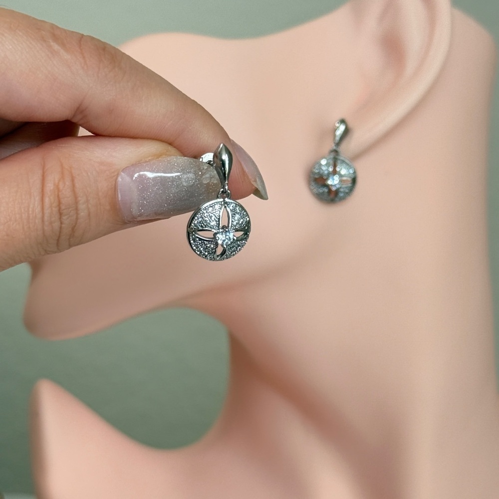 ⚜️ Elegant Silver Drop Earrings - Picture 6 of 7
